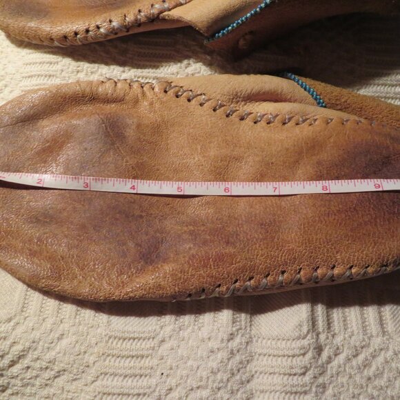 Vintage Native American Handmade Leather Turquoise Beaded Moccasins 10\